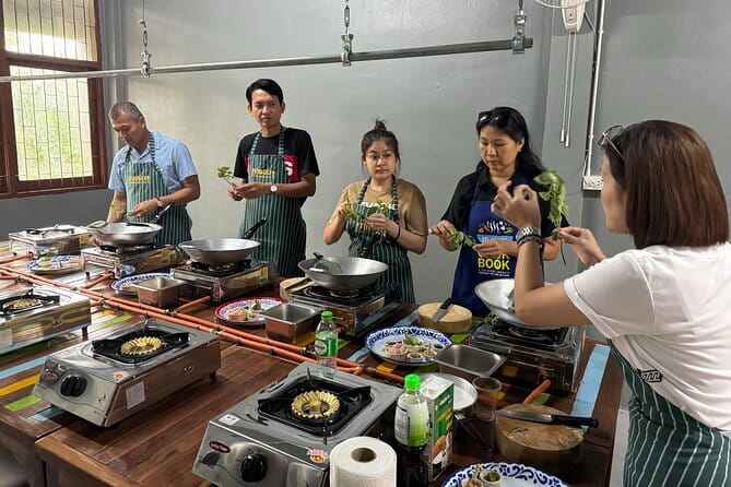 Hands-On Thai Cooking Class Bangkok with Local Chef (Small Group) - Who should book this class
