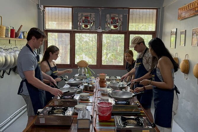Hands-On Thai Cooking Class Bangkok with Local Chef (Small Group) - Chef Joyce and the value of personal instruction