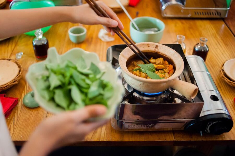 Hands-On Vietnamese Cooking Lesson in Small Group - What makes the group size important