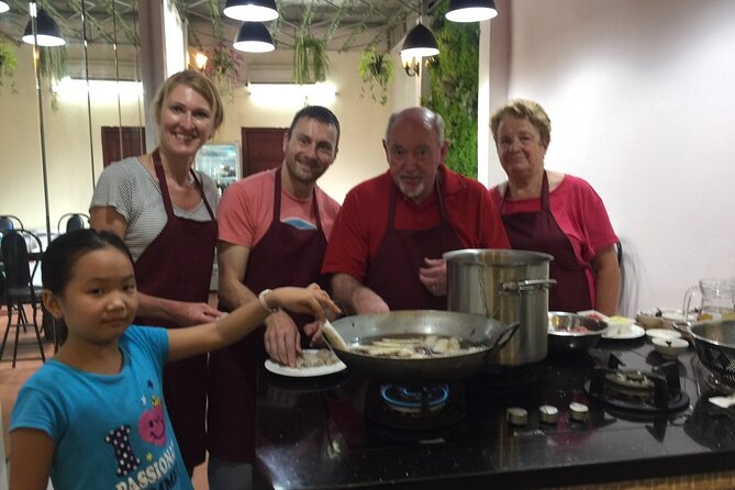 Hanoi Cooking Class and Market Tour in Ancient House - What the guides add to the experience