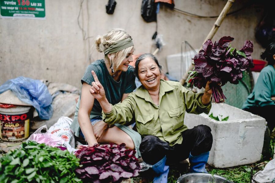 Hanoi Farm Tour and Cooking Class with Local Family - From Hanoi traffic to a village market