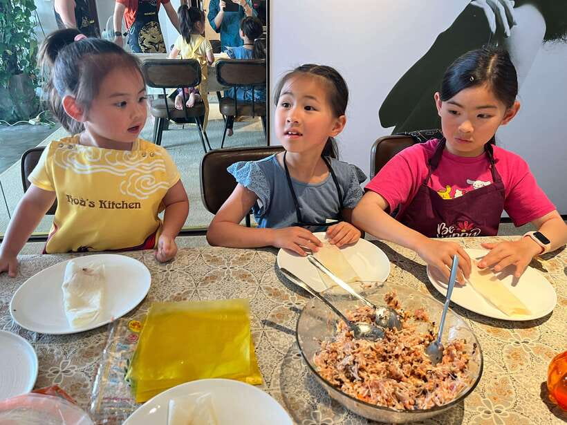 Ho Chi Minh City: Vietnamese Homestyle Cooking Class - From preparation to the shared meal
