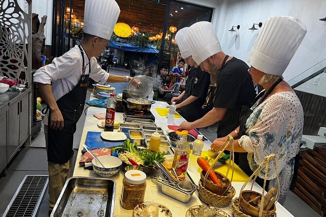 Hoi An Authentic Cooking Class with Pro Chef in Small group - Optional market visit: ingredients before the cooking