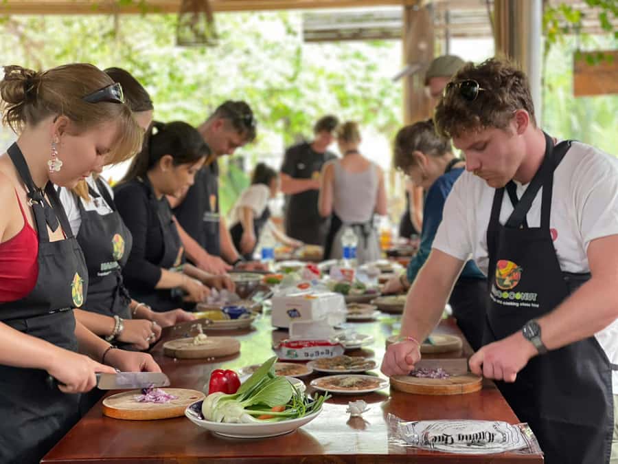 Hoi An: Authentic Vietnamese Cooking Class Tour - A Class Led by Nhi or Phuoc