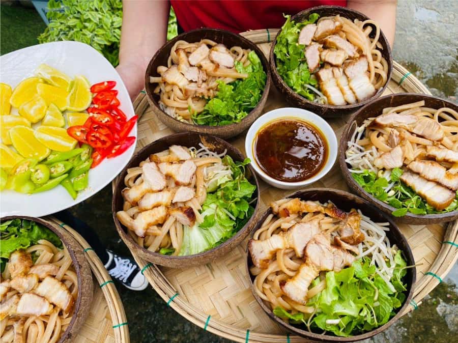 Hoi An: Basket Boat with Lantern-Making & Cooking Class Tour - How the logistics affect your day