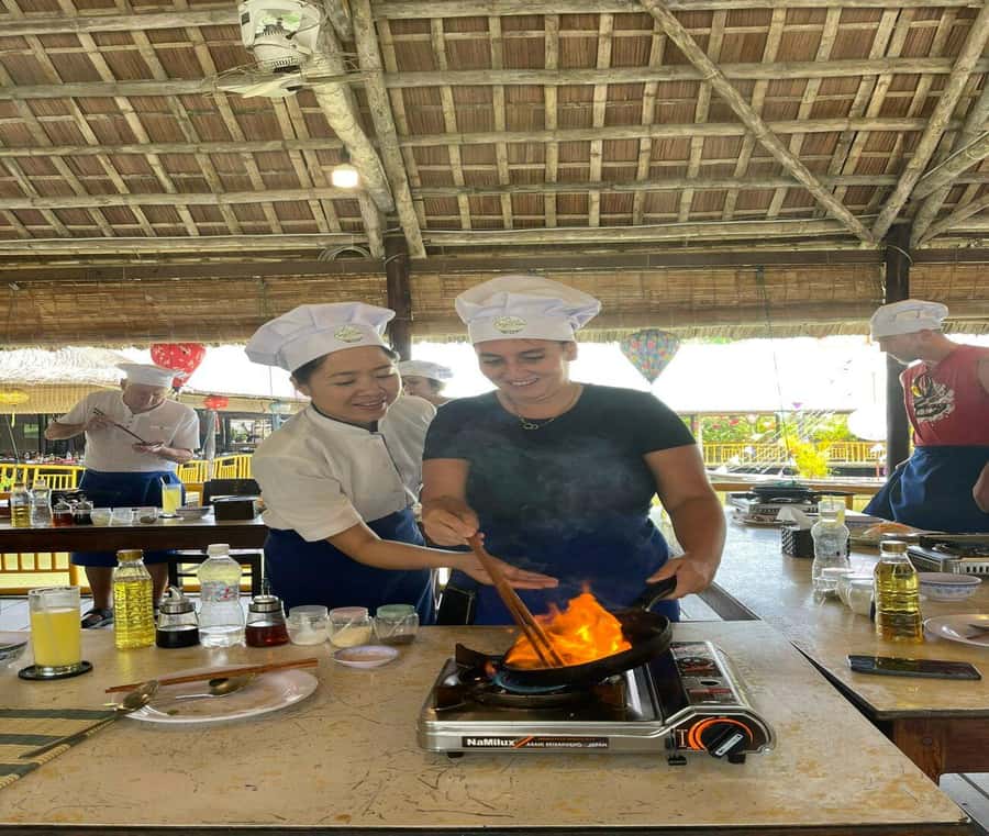 Hoi An: Bay Mau Cooking Class w/ Market & Basket Boat Option - Heat, clothing, and family suitability