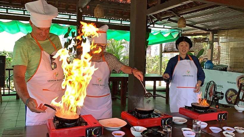 Hoi An: Cam Thanh Cooking Class & My Son Sanctuary Day Tour - Hoi An Market: a quick look at daily food life