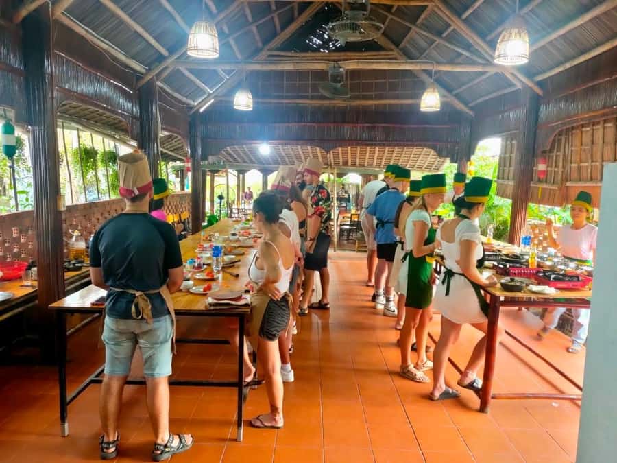 Hoi An : Cooking Class w Local Family and Basket Boat Ride - How the group format affects the class