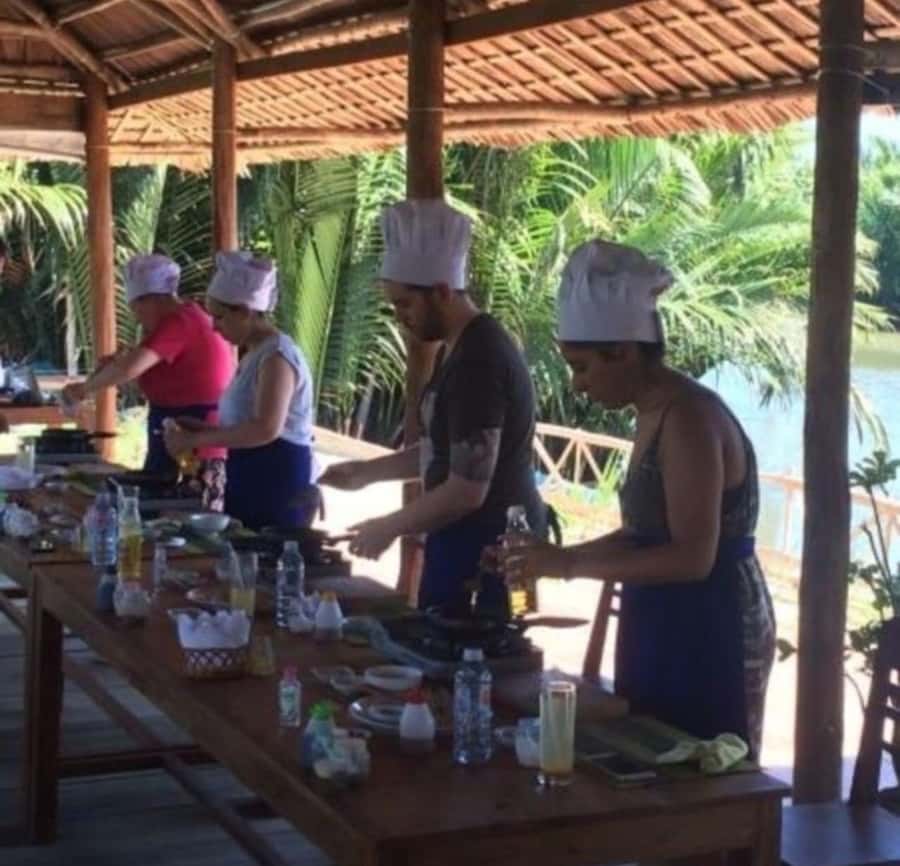Hoi An : Cooking Class with Phở and Bamboo Basket Boat Tour - A market first, with Vietnamese ingredients in the spotlight