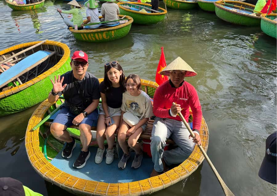 Hoi An / Da Nang: Lantern, Basket Boat & Cooking Class - Shopping for ingredients in Hoi An