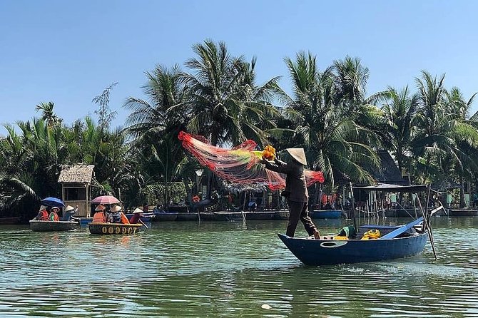 Hoi An/Da Nang: Vegetarian Cooking Class & Basket Boat Ride - Cooking in a local family setting