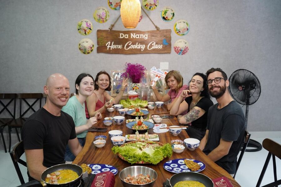 Hoi An/Da Nang: Vietnamese Cooking Class with Transportation - Choosing Hoi An or Da Nang