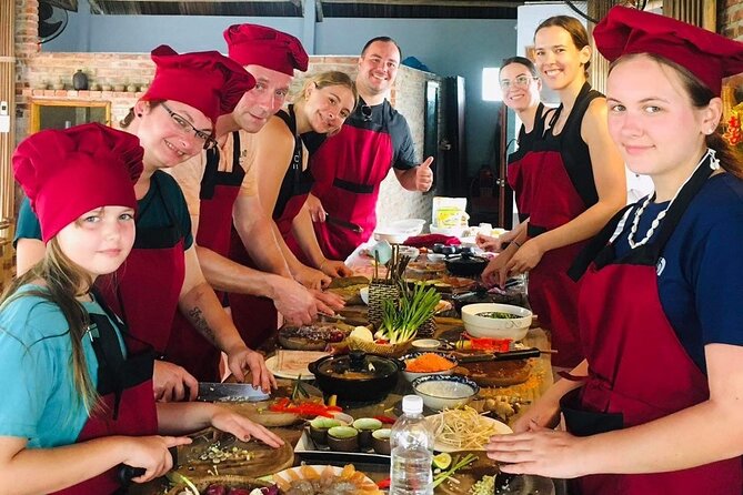Hoi An Local Market and Vegetable Village Cooking Class - Guides, teaching style, and group size