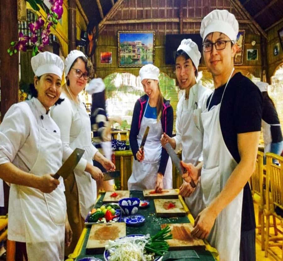 Hoi An Traditional Cooking Class with hotel Transfer - Four dishes, four different skills