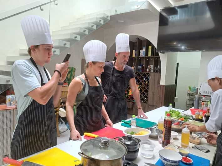 Hoi An:Vegetarian Cooking Class & Explore Market wChef Thanh - Starting at the market in Hoi An