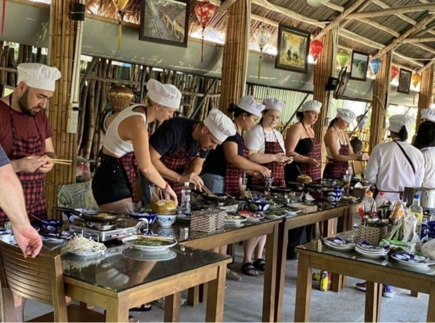 Hoi An: Vegetarian Cooking Class w Local Family and transfer - The optional basket boat ride