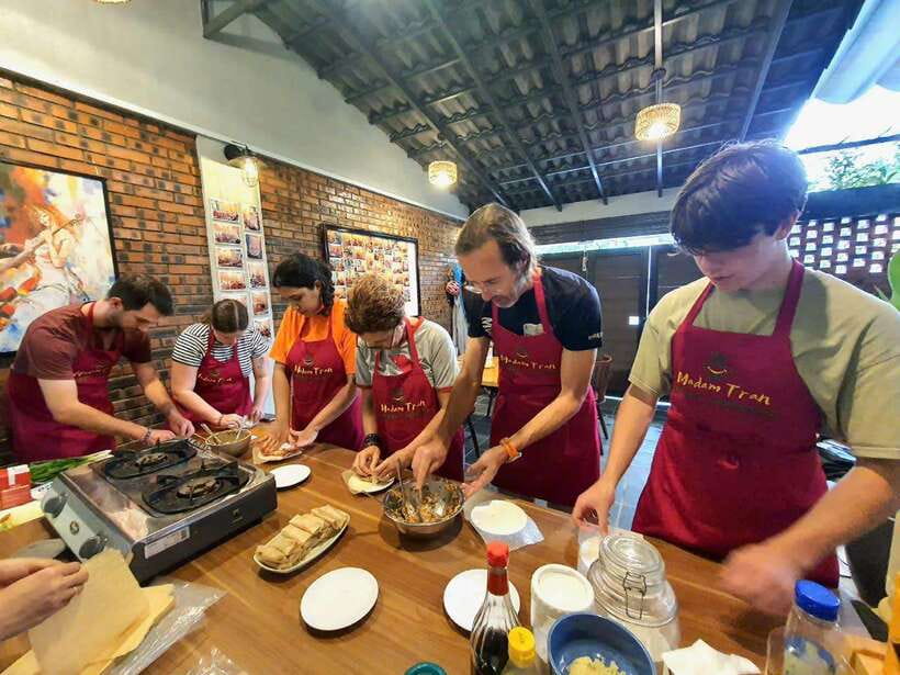 Home Cooking Class and Dinner with Local Chef in Hue City - Preparing Bún Bò Huế, Hue’s famous noodle soup