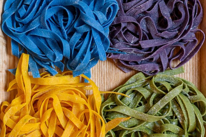 Home Cooking: Pasta Making with Natural Colors in a Tiny Group - How the natural colors change the experience