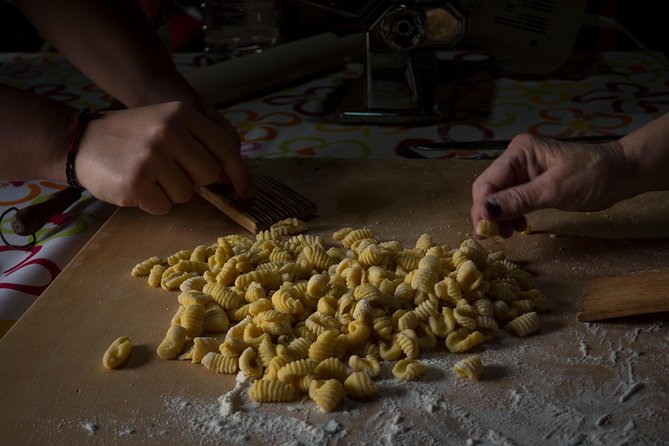 Homemade fresh pasta cooking class - What the small group changes