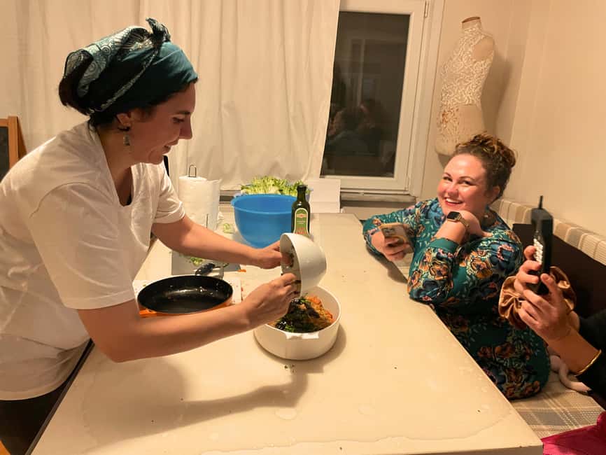 Istanbul: Traditional Cooking Class with a Local Mom - The welcome: Turkish tea and a home kitchen