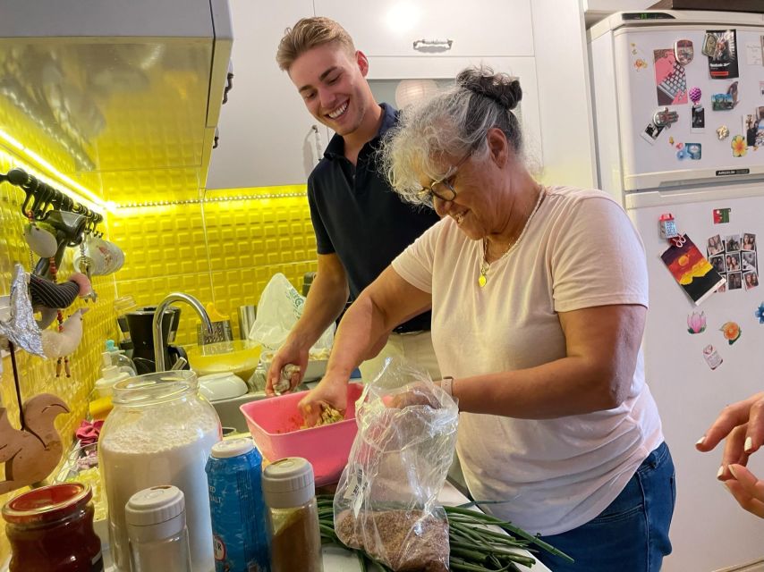 Istanbul: Vegan/Vegetarian Cooking Class with Locals at Home - Location near Taksim and meeting details