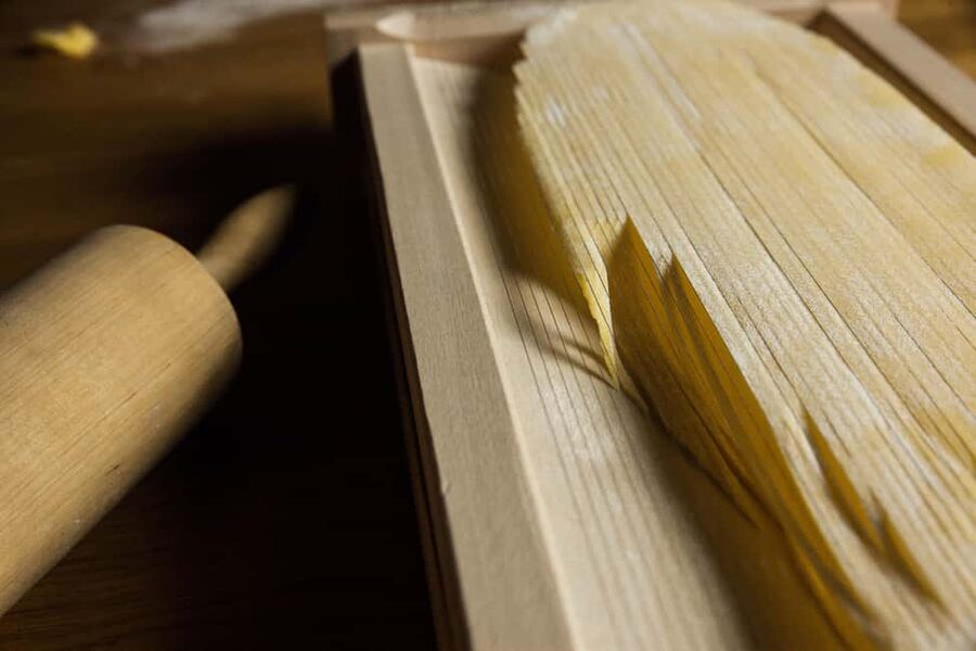 Italy: Pasta and Tiramisu Cooking Class at Home - Group size, language, and pace
