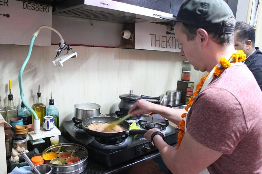 Jaipur: Interactive Cooking Class with a Local Family - Rolling chapati and cooking your own curry