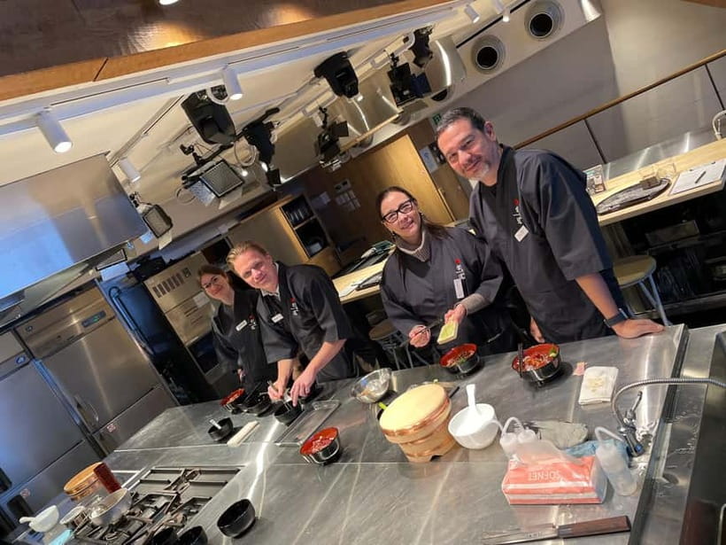 Japanese Knife Skills & Tuna Don/Sushi Workshop in Tokyo - Making your zuke-don or sushi set