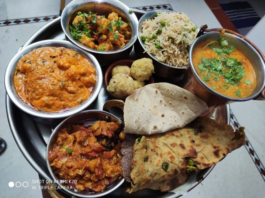 Jodhpur 9 Dishes Cooking Class Experience pickup and drop - The people make the lesson