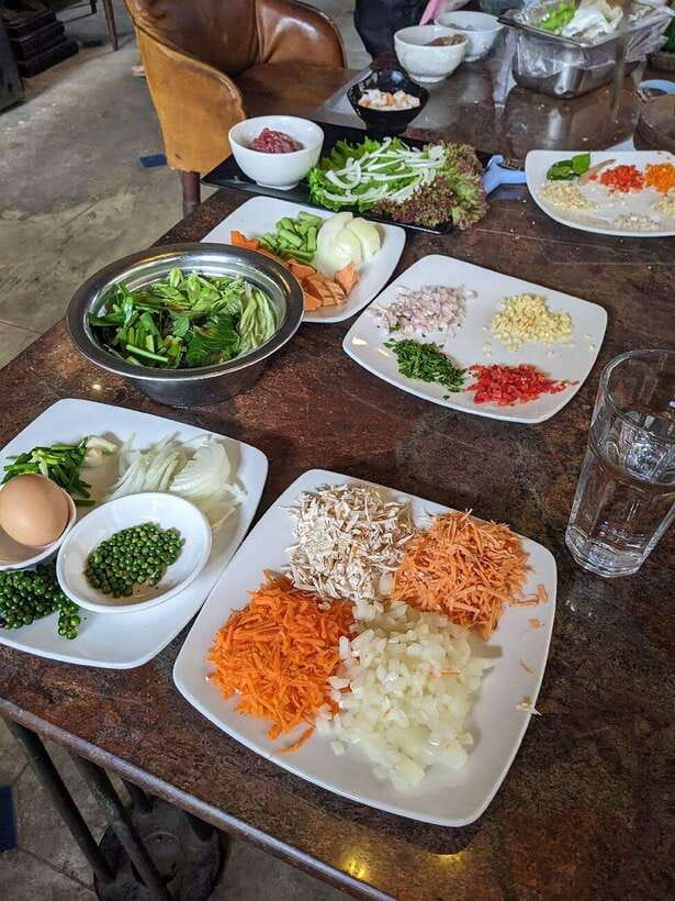 Kampot : Cooking Class in a Local Chef with Market Tour - Eat what you prepare