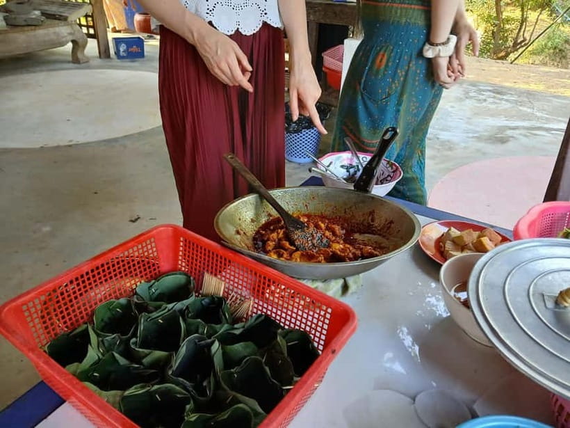 Kampot Countryside: Authentic Khmer Cooking Class - Cooking at Eco Lotus Kampot