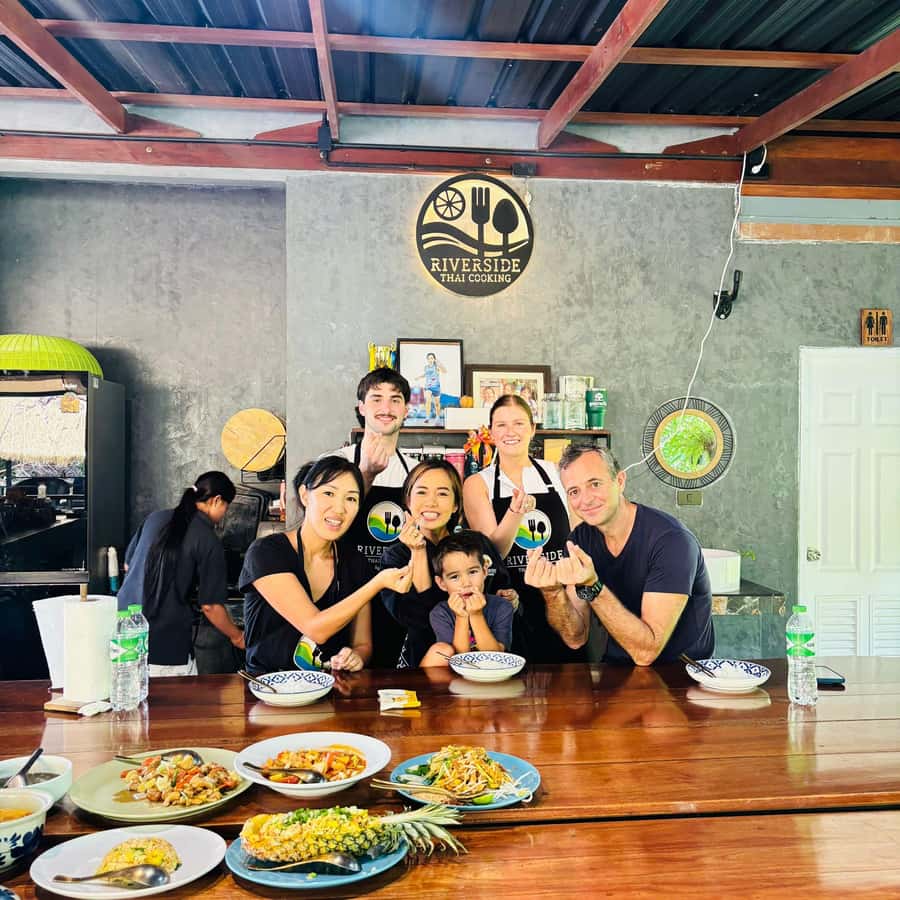 Khao Lak: Half-Day Cooking Class and Ingredient Hunt - Choosing from eight Thai menus
