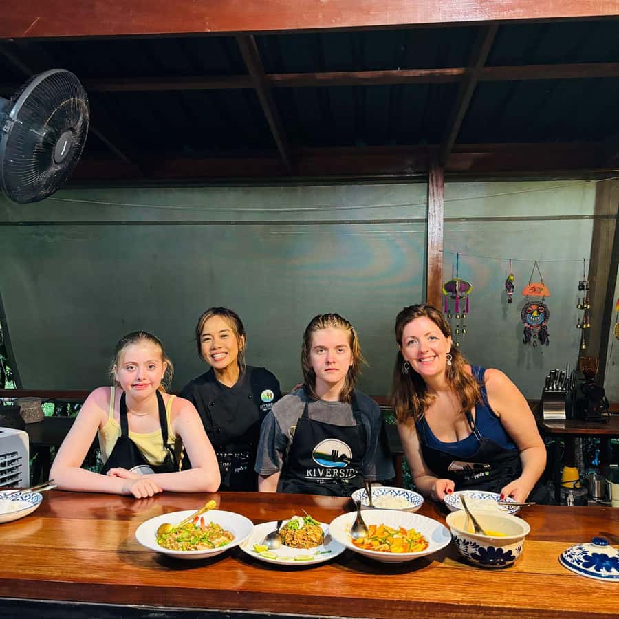 Khao Lak: Half-Day Cooking Class and Ingredient Hunt - Why the shared feast works