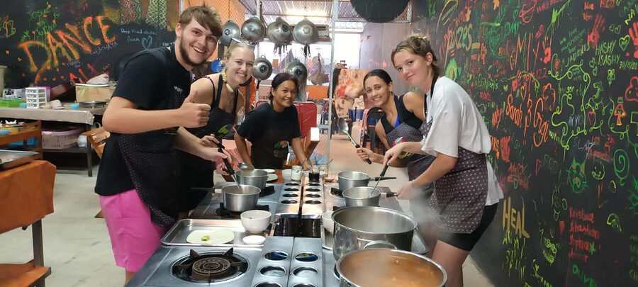 Krabi: Traditional Thai Cooking Class with Local Chef - What the four-hour class is really like