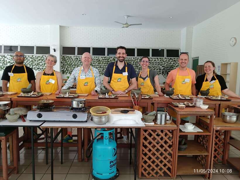 Kuala Lumpur: Malaysian Cooking Class with Market Tour - Key points to know before booking
