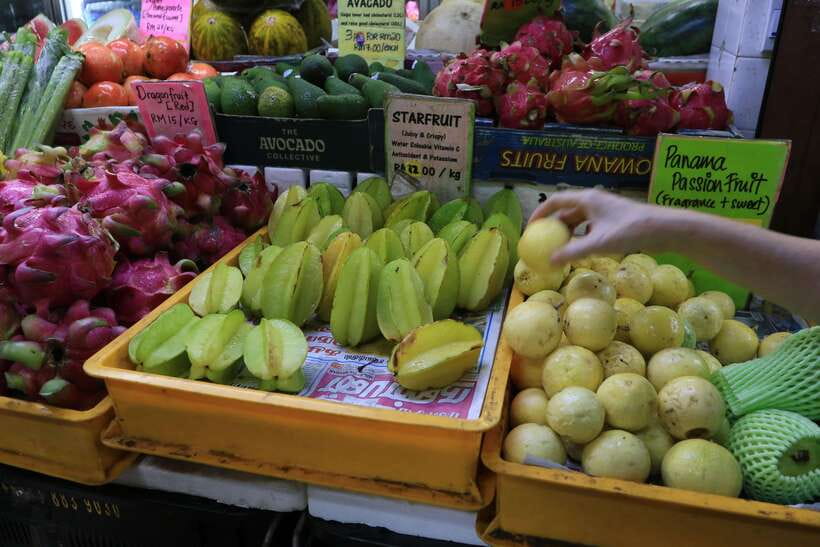 Kuala Lumpur: Malaysian Cooking Class with Market Tour - The human side of the lesson