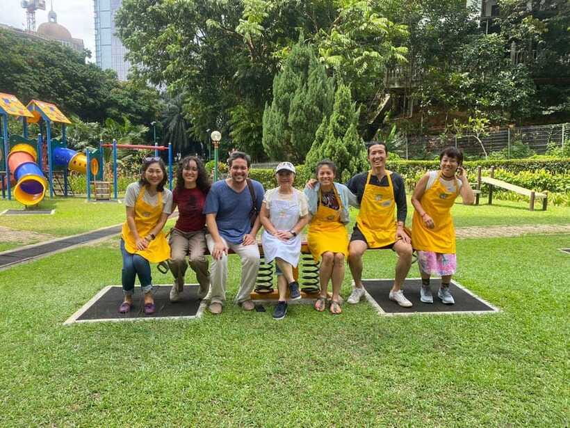 Kuala Lumpur: Malaysian Cooking Class with Market Tour - Who should book this cooking class?
