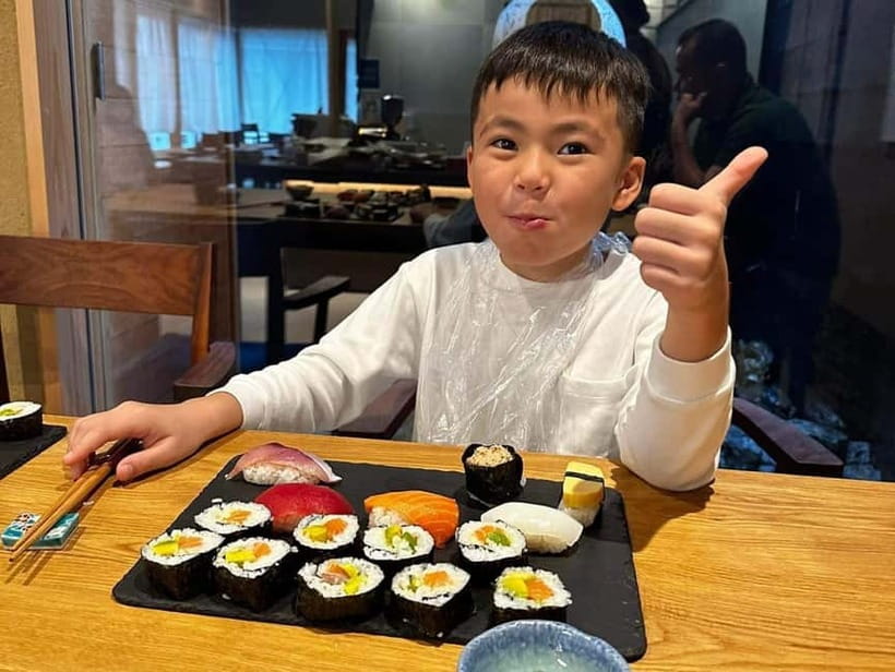 Kyoto: Authentic Sushi Making Cooking Lesson - What the gift bag adds