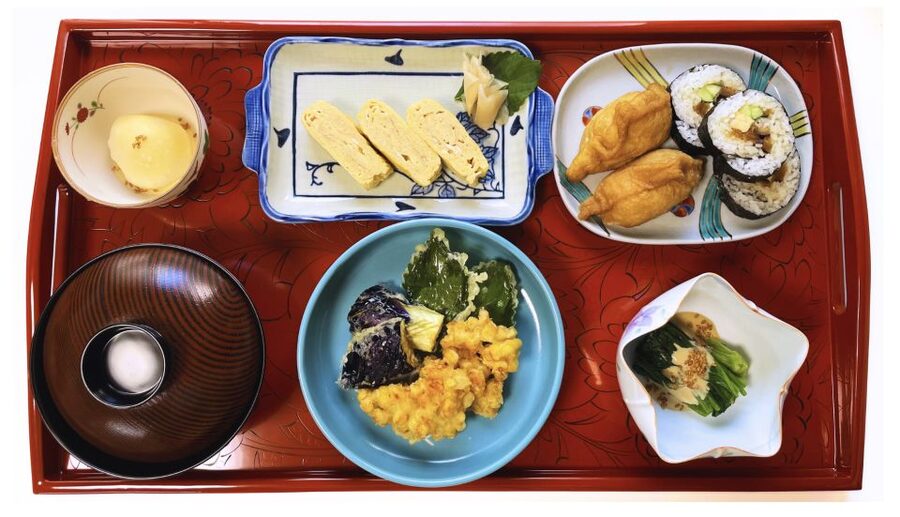 Kyoto Home Cooking Class ＆Supermarket tour near Fushimiinari - Cooking lunch inside a Kyoto home