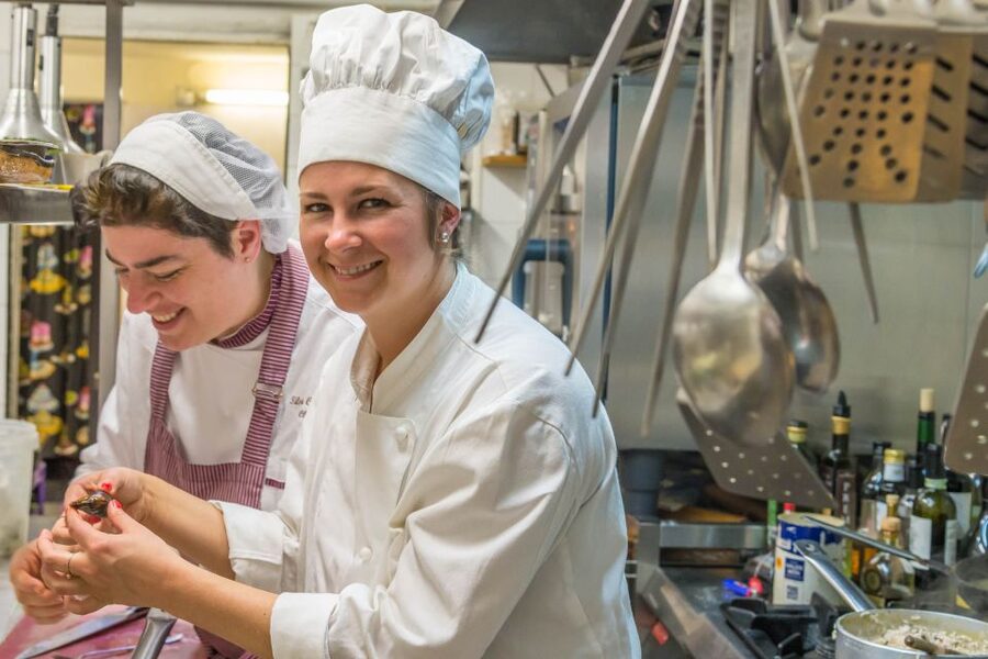 La Spezia: Market Visit and Seafood Cooking Class with Lunch - Key points to know before booking