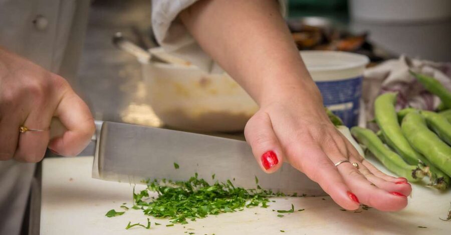 La Spezia: Market Visit and Seafood Cooking Class with Lunch - Cooking mussels and baccalà the Ligurian way