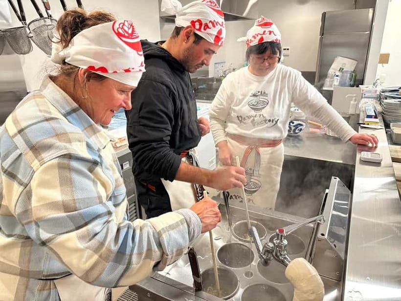 Lake Kawaguchiko: Ramen Cooking Class with Souvenir - Making Ramen Three Minutes From Kawaguchiko Station