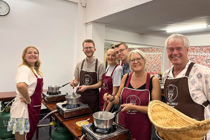 Lanna Smile Thai Cooking Class in Chiang Mai with Market tour - Who should book, and who should think twice
