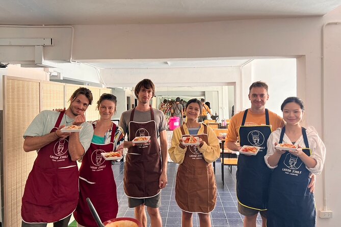 Lanna Smile Thai Cooking Class in Chiang Mai with Market tour - Booking details worth checking