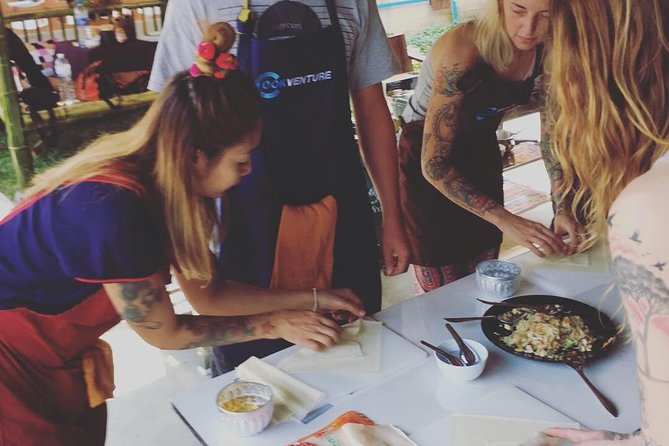 Lean cooking in A Thai atmosphere with Cookventure Home Cooking Studio - Starting at Tha Phae Gate and heading to the market