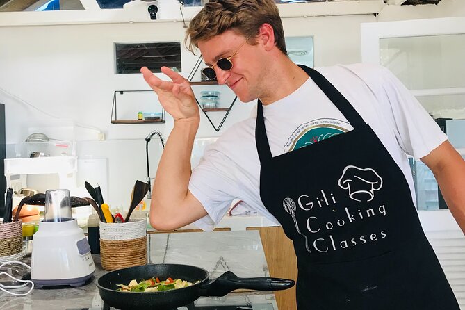 Learn to cook Indonesian food at Gili Cooking Classes Trawangan - Cooking Indonesian food beside Gili Trawangan harbor