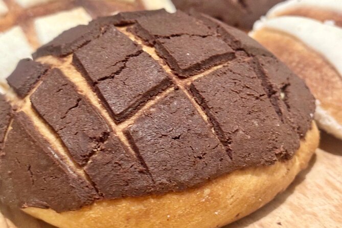 Learn to Cook Mexican Bread - Understanding the bone-shaped decoration