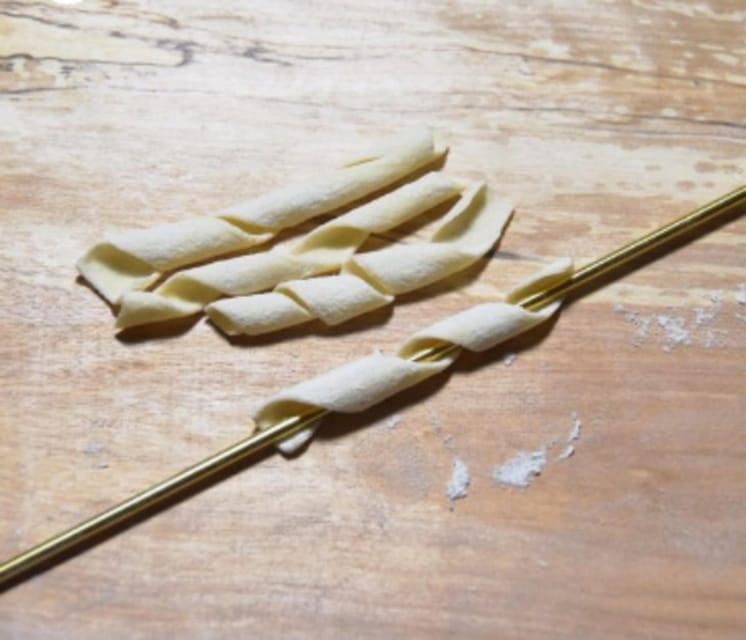 Lecce Home Cooking Class: Craft Orecchiette & Savor Wine - Making orecchiette and maccheroni al ferretto
