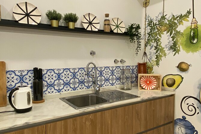Lisbon Portuguese Cooking Class with 3-Course Dinner - What happens at 6:30 pm on Rua Bernardim Ribeiro
