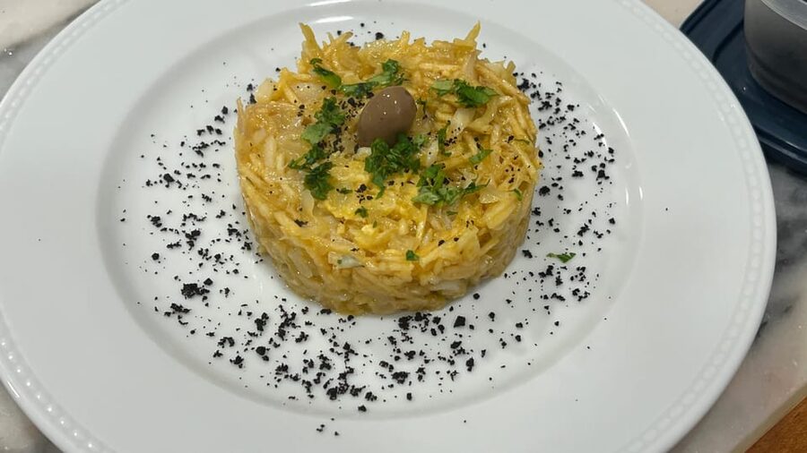 Lisbon: Portuguese Cooking Class with Wine Tasting - A seasonal main course gives the class substance